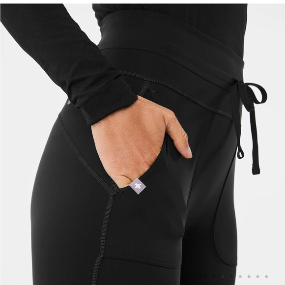 Figs high waisted Seville flare scrub leggings - Picture 4 of 11